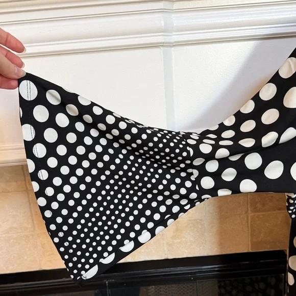 Ashley Stewart Black and White Polka Dot Blouse Bell Sleeve sz 18/20 - Picture 4 of 5